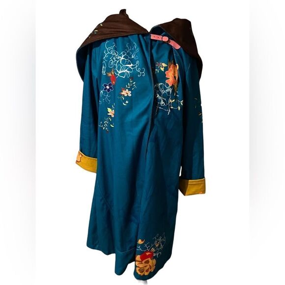 Mistook awesome size medium jacket beautiful vibrant colors in excellent cond - Picture 1 of 4
